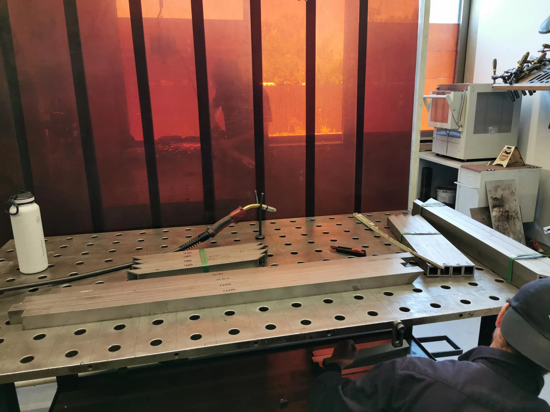 Elara workshop assembly table